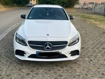 Gebraucht Mercedes C300 AMG line 245 PS (180 kW) 2019 Weiß Limousine