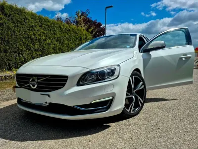 Gebraucht Volvo S60 Summum 190 PS (139 kW) 2016 Weiß Limousine