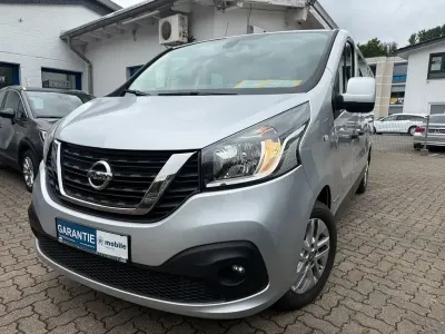 Gebraucht Nissan NV300 146 PS (107 kW) 2017 Mercury grey (m) Van