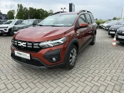 Gebraucht Dacia Jogger Expression 110 PS (80 kW) 2024 Terracottabraun Van / Kleinbus