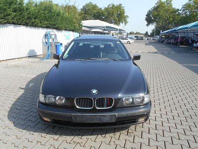 BMW 523