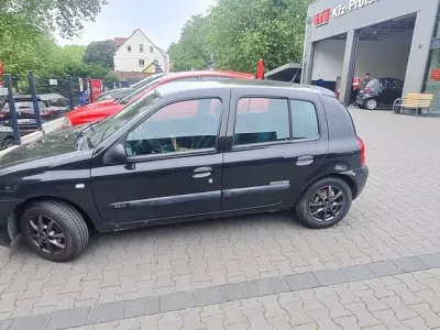 Gebraucht Renault Clio II 75 PS (55 kW) 2003 Schwarz Limousine