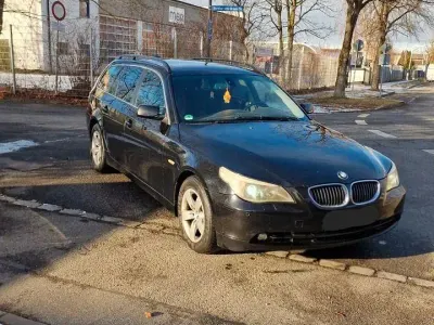 Gebraucht BMW 525 177 PS (130 kW) 2006 Schwarz Kombi