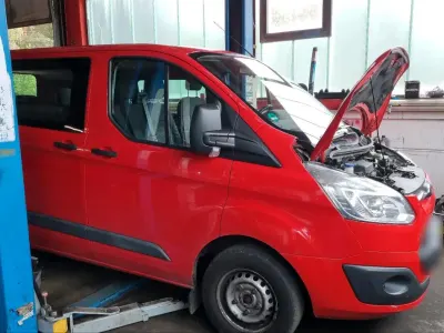 Gebraucht Ford Transit Custom 100 PS (73 kW) 2013 Rot Van / Kleinbus