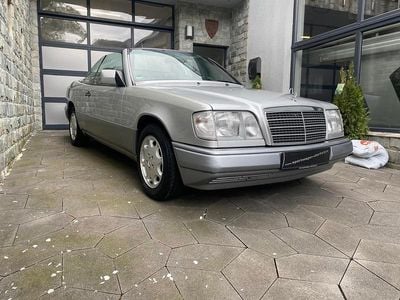 Gebraucht Mercedes E220 150 PS (110 kW) 1996 Silber Cabrio