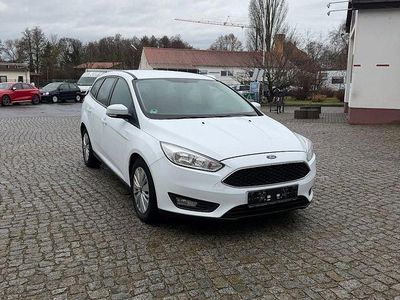 Gebraucht Ford Focus Trend 95 PS (69 kW) 2017 Weiß Kombi
