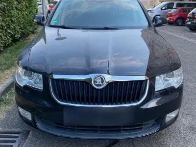 Gebraucht Skoda Superb Comfort 125 PS (91 kW) 2009 Schwarz Limousine