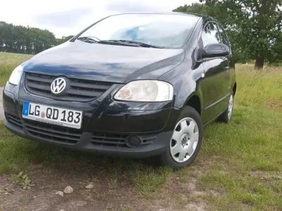 Gebraucht VW Fox 54 PS (39 kW) 2008 Schwarz Kleinwagen