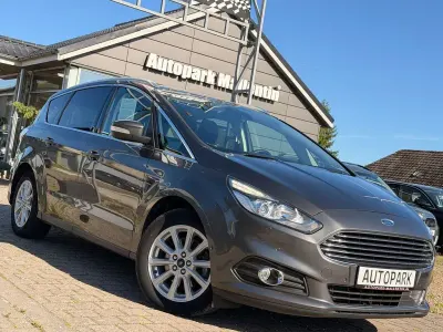 Gebraucht Ford S-MAX Titanium 150 PS (110 kW) 2017 Grau Van / Kleinbus