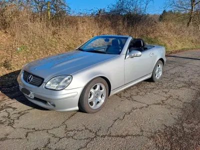 Second-hand Mercedes SLK200 163 CP (119 kW) 2004 Argintiu Cabrio