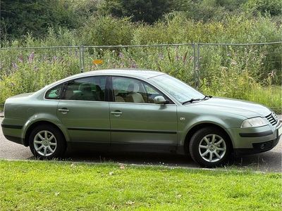 Grün Gebraucht 2002 VW Passat Limousine | 4.400 €