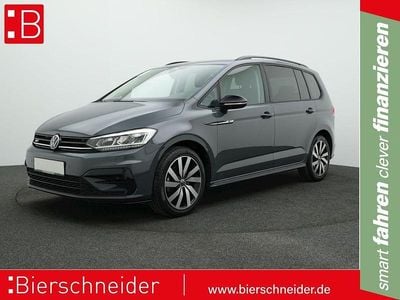 Grau Gebraucht 2024 VW Touran Highline Van / Kleinbus | 35.250 € (Fairer Preis)