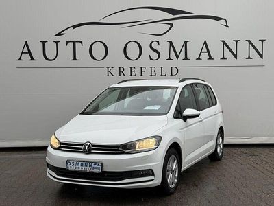 Weiß Gebraucht 2021 VW Touran Comfortline Van / Kleinbus | 16.950 € (Guter Preis)