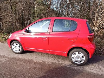 Usata Toyota Yaris Sol 65 CV (47 kW) 2004 Rosso Berlina