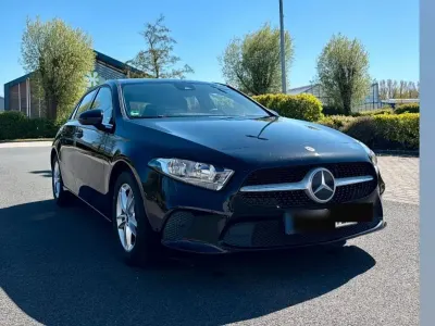 Gebraucht Mercedes A180 116 PS (85 kW) 2020 Schwarz Limousine