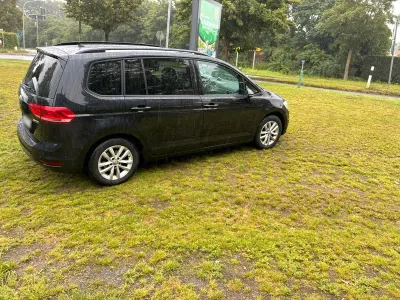 Gebraucht VW Touran 140 PS (102 kW) 2017 Schwarz Van / Kleinbus