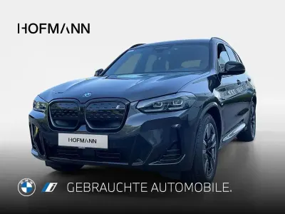 Gebraucht BMW iX3 Shadowline 210 kW (286 PS) 2023 Sophistograu brillanteffekt metallic SUV