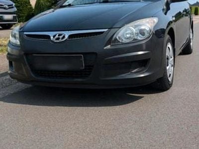 Gebraucht Hyundai i30 108 PS (79 kW) 2009 Schwarz Kombi