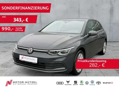 Używany VW Golf VIII Style 150 KM (110 kW) 2023 Szary Sedan/Limuzyna