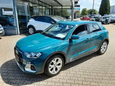 Gebraucht Audi A1 Basis 116 PS (85 kW) 2020 Tiomangruen SUV