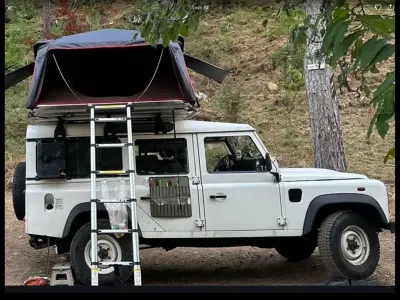 Gebraucht Land Rover Defender 122 PS (89 kW) 2008 Weiß Kombi