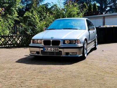 BMW 323 Compact