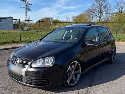 Begagnad VW Golf V R 250 HK (183 kW) 2007 Svart Sedan
