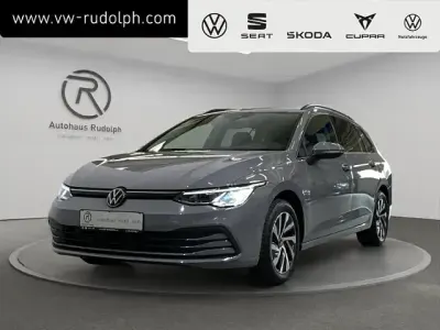Gebraucht VW Golf VIII Life 150 PS (110 kW) 2024 Mondsteingrau Kombi