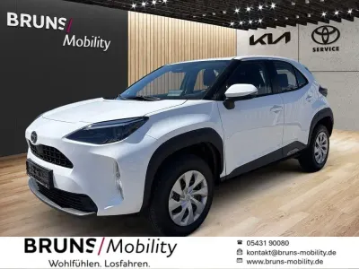 Neu Toyota Yaris Cross Business Edition 116 PS (85 kW) 2026 Schneeweiß SUV