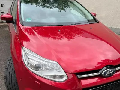 Gebraucht Ford Focus 140 PS (102 kW) 2014 Rot Kombi