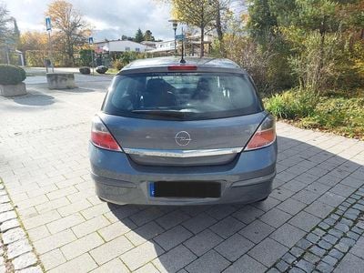 Silber Gebraucht 2007 Opel Astra Limousine | 3.400 € (Etwas zu teuer)