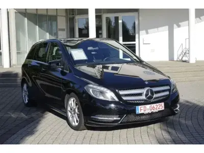 Gebraucht Mercedes B200 Sport 136 PS (100 kW) 2014 Schwarz Kleinwagen