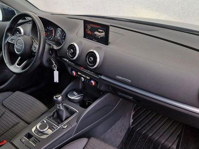 Gebraucht Audi A3 Sport 150 PS (110 kW) 2017 Blau Limousine