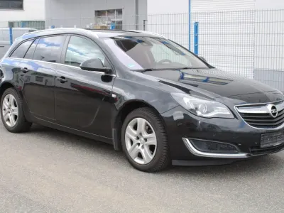 Gebraucht Opel Insignia Edition 136 PS (100 kW) 2016 Schwarz Kombi