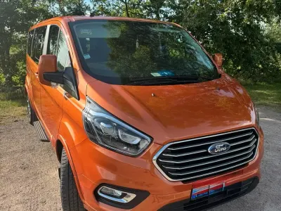 Gebraucht Ford Tourneo Titanium 138 PS (101 kW) 2019 Orange Van / Kleinbus