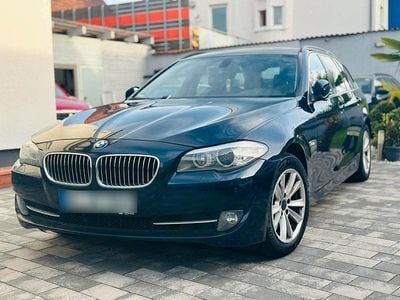 Gebraucht BMW 525 205 PS (150 kW) 2011 Blau Kombi
