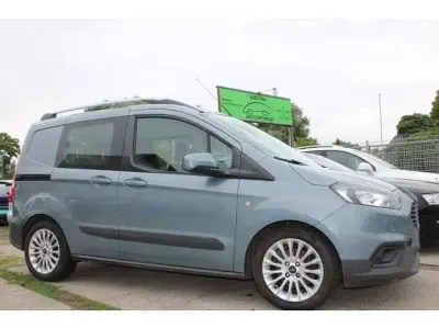 Gebraucht Ford Transit Courier Trend 101 PS (74 kW) 2020 Van