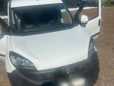 Usata Fiat Doblò 90 CV (66 kW) 2019 Bianco Monovolume