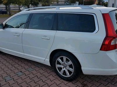 Second-hand Volvo V70 115 CP (84 kW) 2010 Alb Break