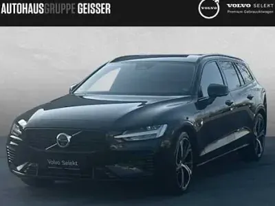 Gebraucht Volvo V60 Plus 350 PS (257 kW) 2025 Schwarz Kombi