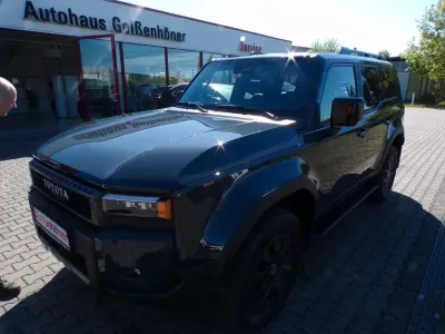 Neu Toyota Land Cruiser Executive 205 PS (150 kW) 2026 Grau SUV