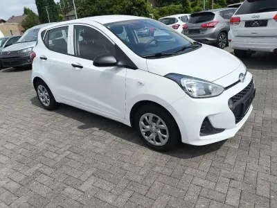 Gebraucht Hyundai i10 Classic 67 PS (49 kW) 2018 Weiß Kleinwagen