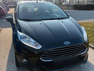 Gebraucht Ford Fiesta 101 PS (74 kW) 2014 Schwarz Kleinwagen