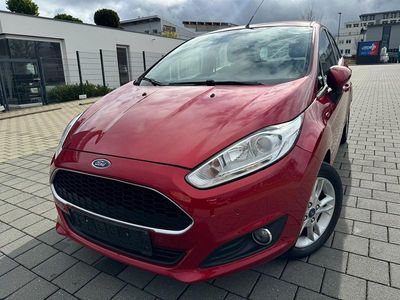 Gebraucht Ford Fiesta Celebration 101 PS (74 kW) 2016 Rot Kleinwagen