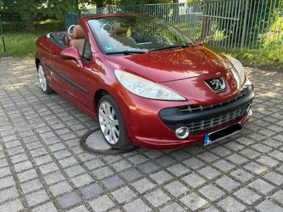 Gebraucht Peugeot 207 CC 120 PS (88 kW) 2008 Rot Cabrio