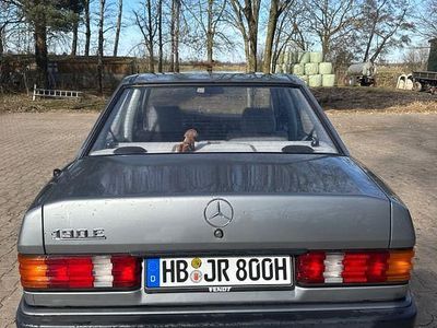 Gebraucht Mercedes 190 122 PS (89 kW) 1988 Silber Limousine