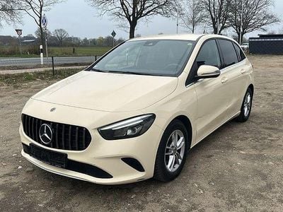 Gebraucht Mercedes B200 150 PS (110 kW) 2019 Beige Van / Kleinbus
