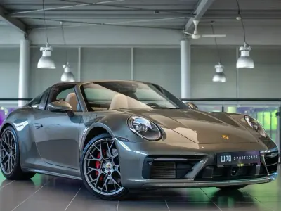 Gebraucht Porsche 992 450 PS (330 kW) 2022 Grün Cabrio