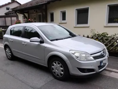 Gebraucht Opel Astra 115 PS (84 kW) 2009 Silber Limousine