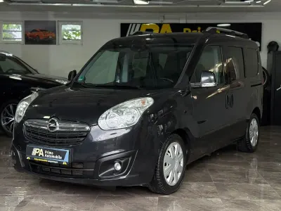 Gebraucht Opel Combo Edition 120 PS (88 kW) 2017 Schwarz Van / Kleinbus